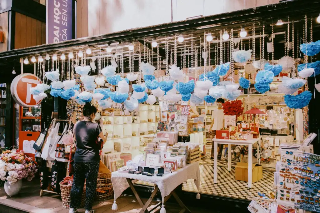 企业管理咨询与商业运营服务对比：贵州权力发展有哪些差异化优势